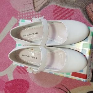 Little girl white dress shoes